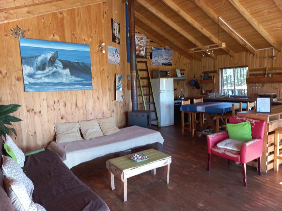 Ekilibre Surf Eco Hostal Bed and Breakfast Curanipe Esterno foto